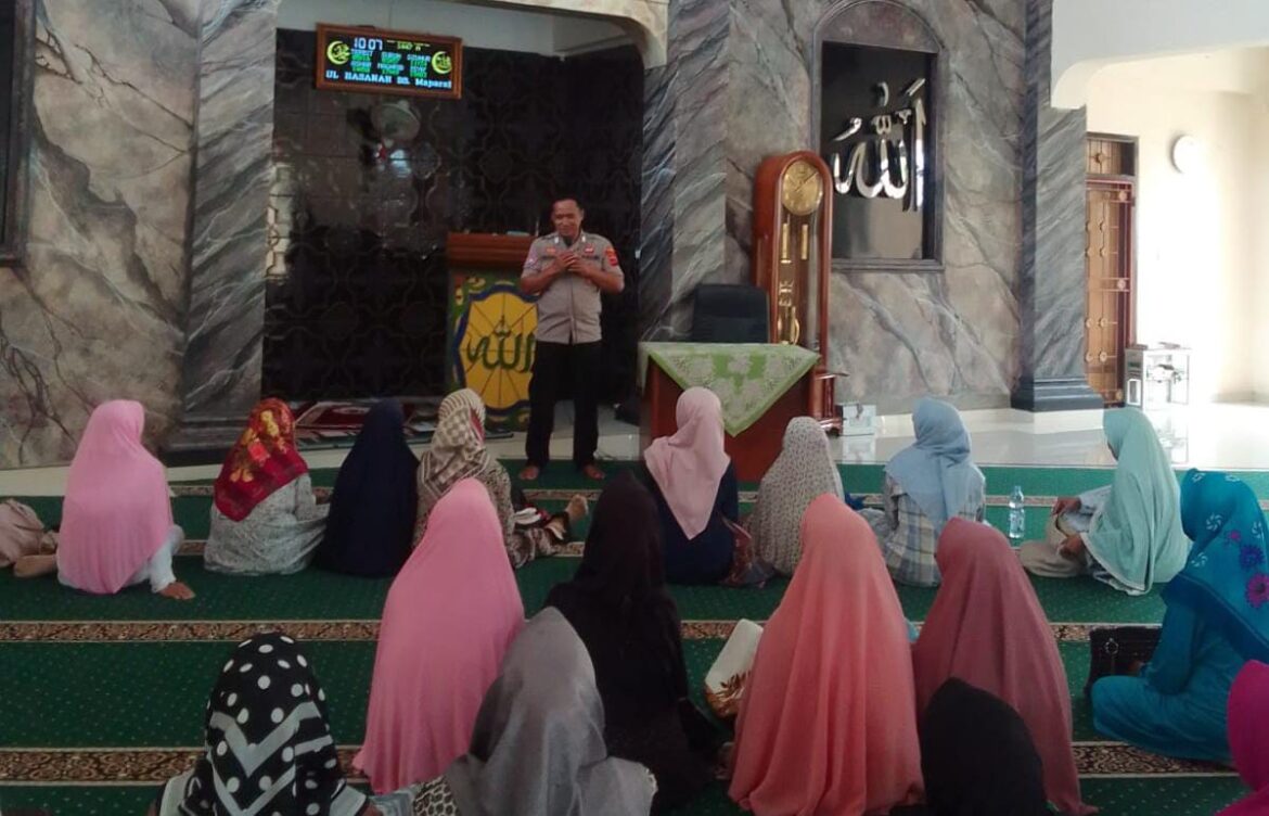 Polsek Panjalu Polres Ciamis Hadiri Pengajian di Desa Maparah Sampaikan Kamtibmas