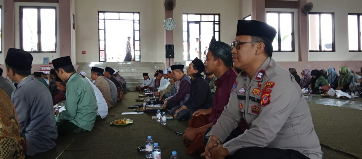 Polsek Cipaku Polres Ciamis Hadiri Pengajian Rutin Triwulan MUI dan DMI di Islamic Center Cipaku