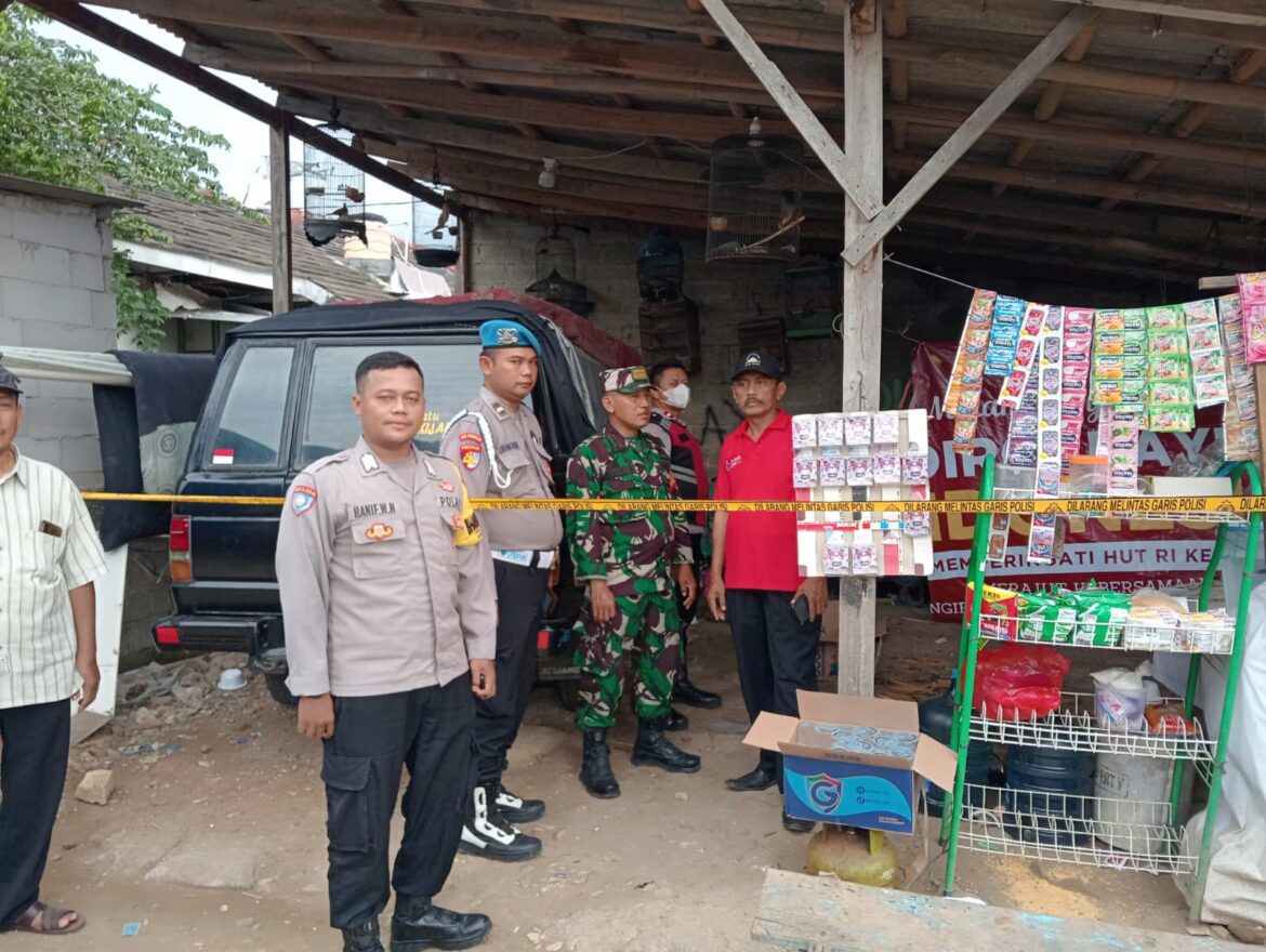 Tim Gegana Polda Metro Jaya bersama Polsek, Koramil dan Pemerintahan Setempat Olah TKP Terkait Ledakan Bom yang Mengakibatkan Satu Orang Meninggal Dunia