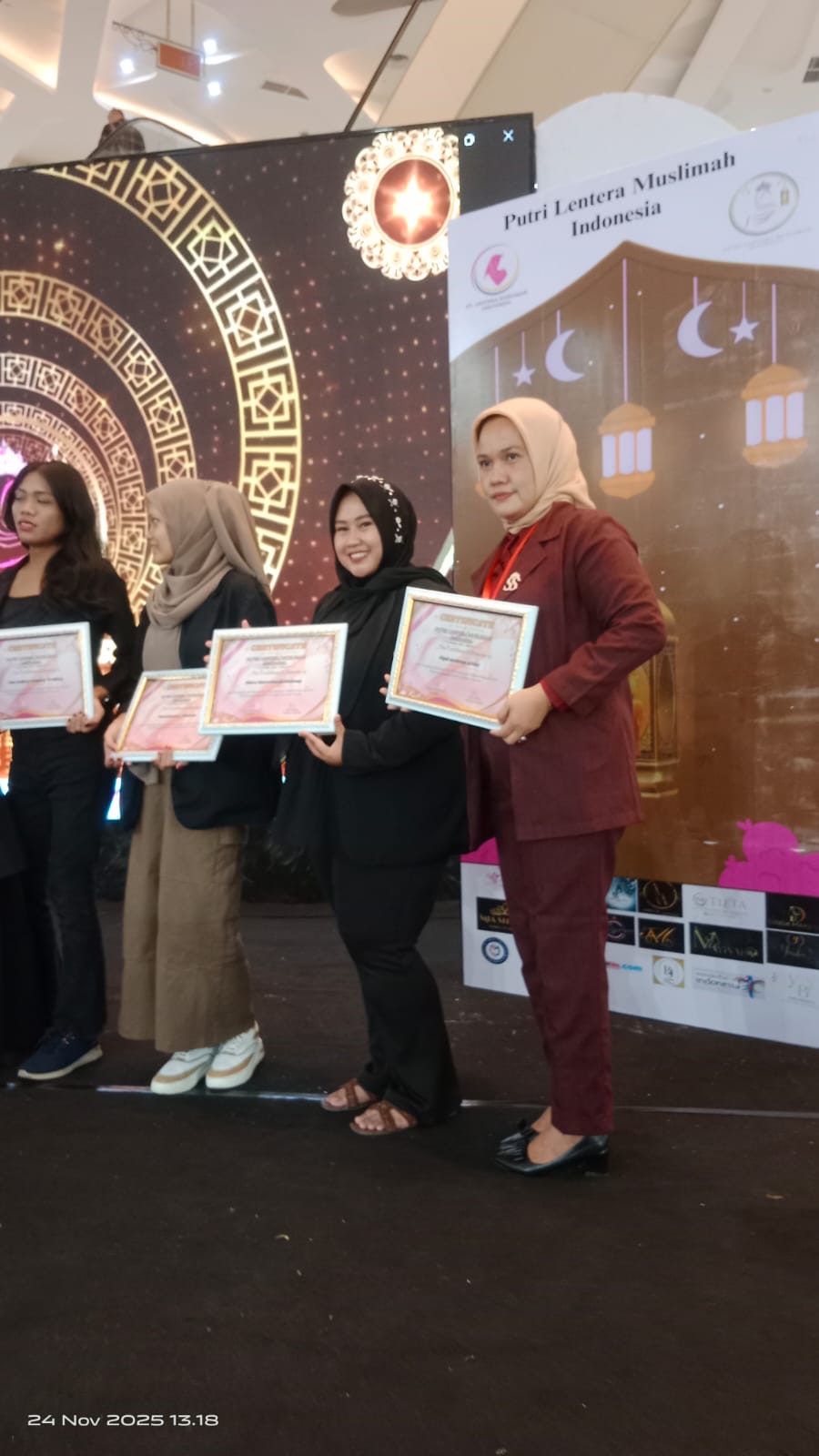 Grand Final Putri Muslimah Indonesia 2025 Berlangsung Meriah Di Mall Teras Kota Tangerang Selatan