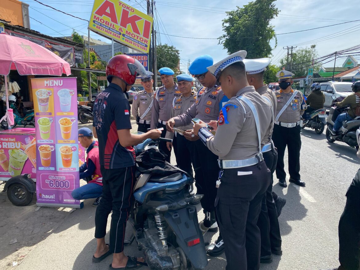 Ditlantas Polda Banten Gelar Penegakan dan Edukasi pada Hari Kesembilan Operasi Zebra Maung 2025