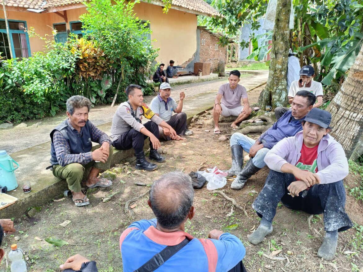 Perkuat Sinergitas, Polsek Lakbok Polres Ciamis Koorkom ke Warga Desa Kalapasawit