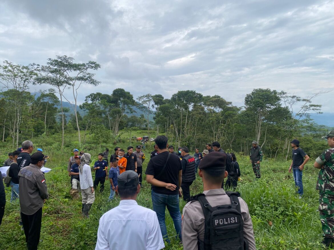 Satuan Samapta Bersiaga Amankan Proses Rekontruksi Kasus Sat Reskrim di Panawangan