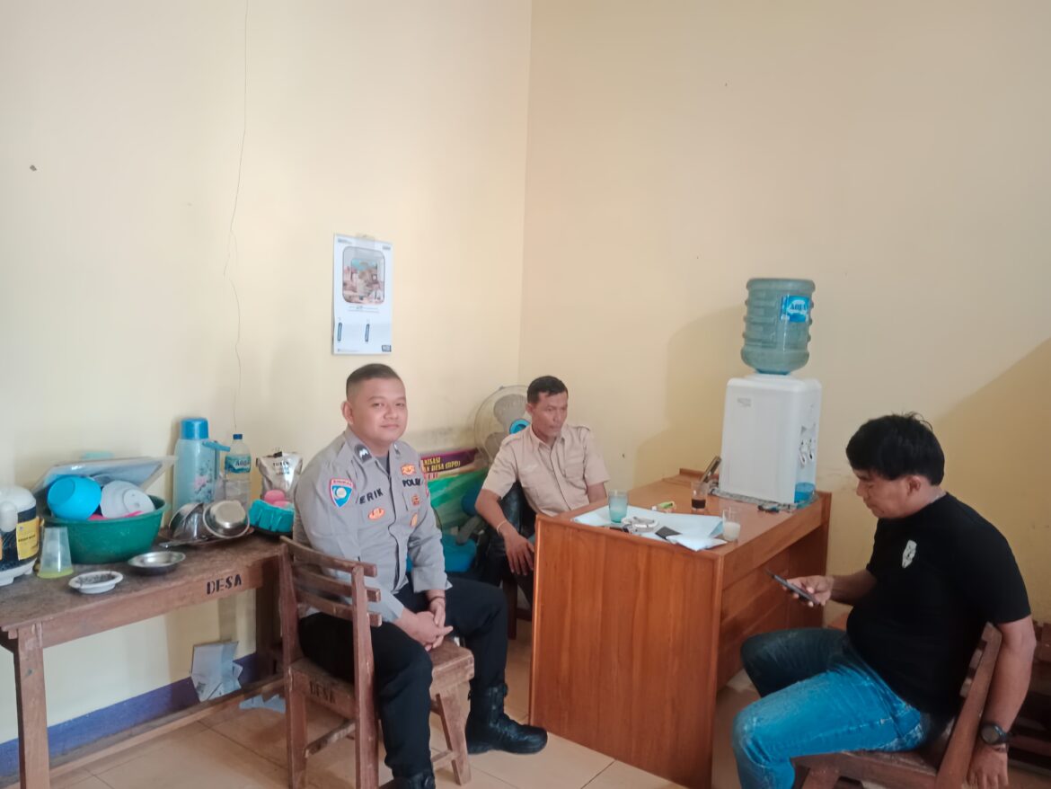 Perkuat Sinergitas, Polsek Sukadana Polres Ciamis Koorkom Kamtibmas ke Perangkat Desa Bunter