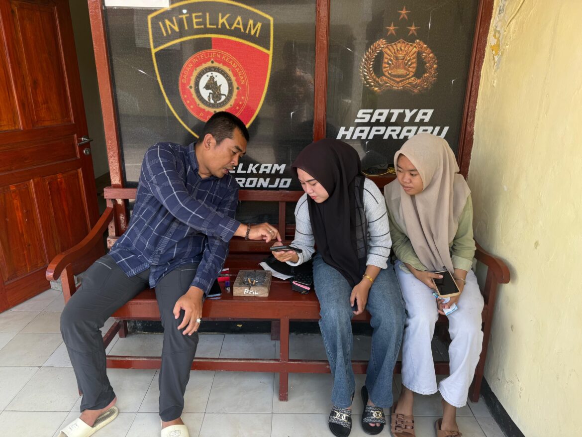 Polsek Kronjo Sosialisasikan Pembuatan SKCK Online