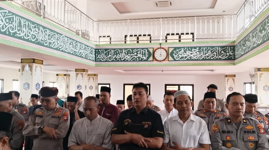 Wujud Solidaritas, Polres Jakbar Gelar Shalat Gaib bagi Korban Bencana di Sumatera dan Aceh