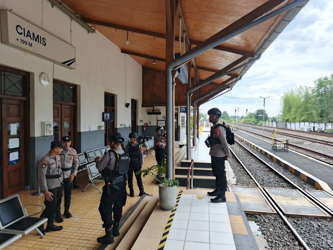 Satgas Preventif Patroli Ops Lilin Lodaya ke Obvit, Stasiun KA Ciamis Jadi Sasaran Cipkon Kamtibmas