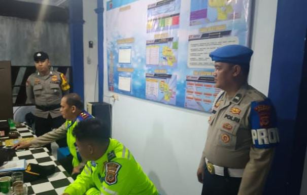 Cek Kesiapan Ops Lilin Lodaya 2024, Pos Yan Karangkamulyan Apelkan Personel Piket di Malam Hari