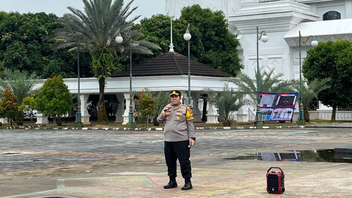 Polda Banten Gelar Apel Pengamanan Aksi Unjuk Rasa Aliansi Buruh KSPI di KP3B