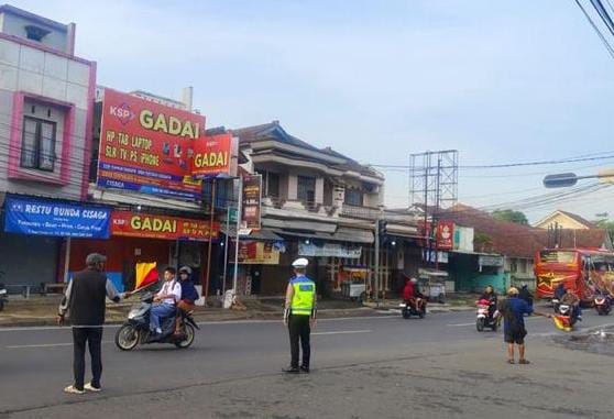 Satlantas Polres Ciamis Optimalkan Pelayanan Arus Lalu Lintas Nataru, Polri Pastikan Perjalanan Masyarakat Aman dan Lancar