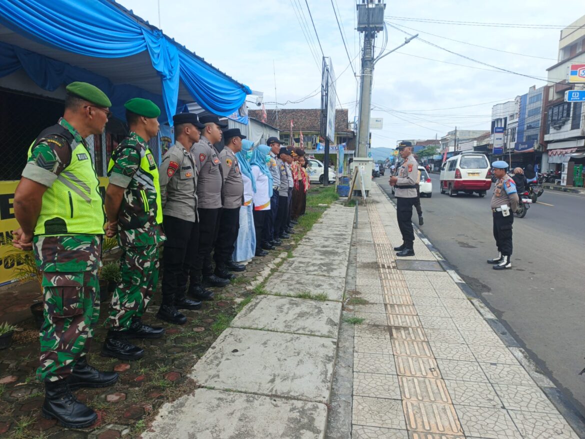 Polres Ciamis Laksanakan Apel Pelayanan Nataru di Pos Pam Banjarsari, Sinergitas Lintas Sektor Jamin Keamanan Masyarakat