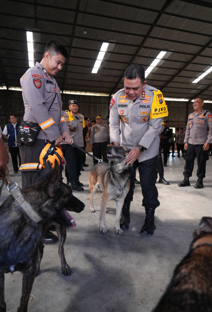 Polri Bergerak Tanpa Henti: Ribuan Warga Dievakuasi, Bantuan Dikebut ke Daerah Terisolir
