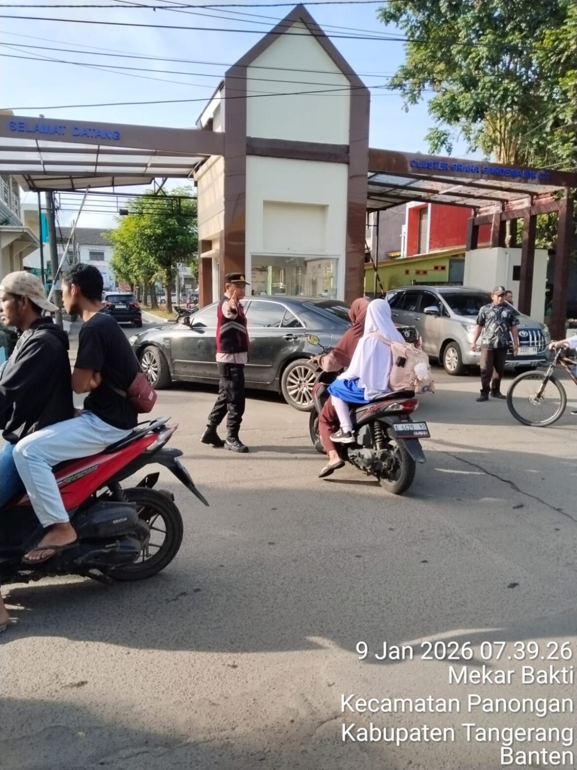 Antisipasi Kepadatan Pagi Hari, Polsek Panongan Gelar Strong Point Lalu Lintas di Citra Raya