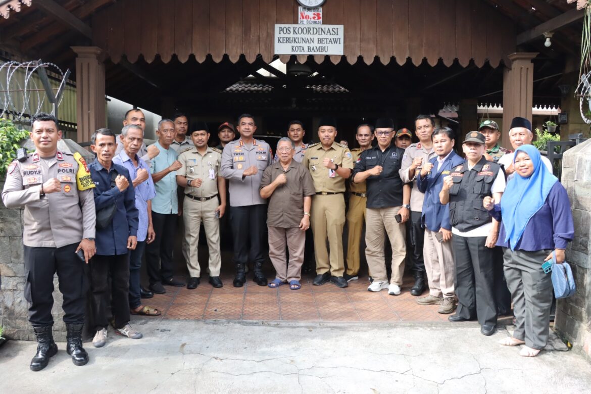 Dialog Humanis Kapolres Jakbar Bersama Warga RW 06 Kota Bambu Selatan, Perkuat Komitmen Zero Tawuran