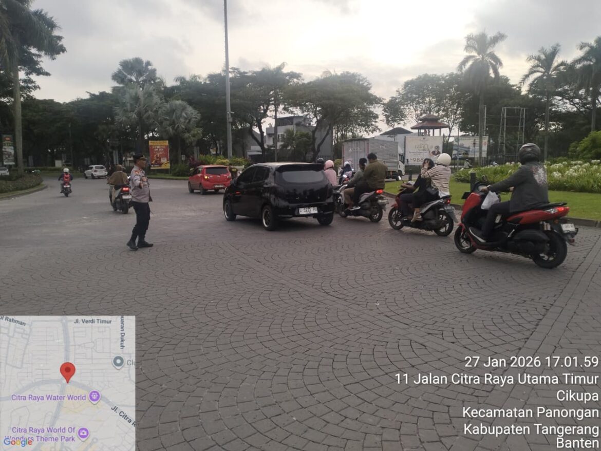 Antisipasi Kepadatan Arus Lalu Lintas, Polsek Panongan Gelar Strong Point di Bundaran Citra Raya