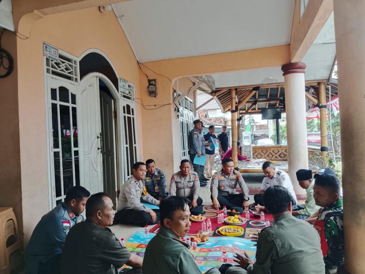Kapolsek Panongan Hadiri Perlombaan Pos Sat Linmas Tingkat Kabupaten Tangerang di Mekar Bakti
