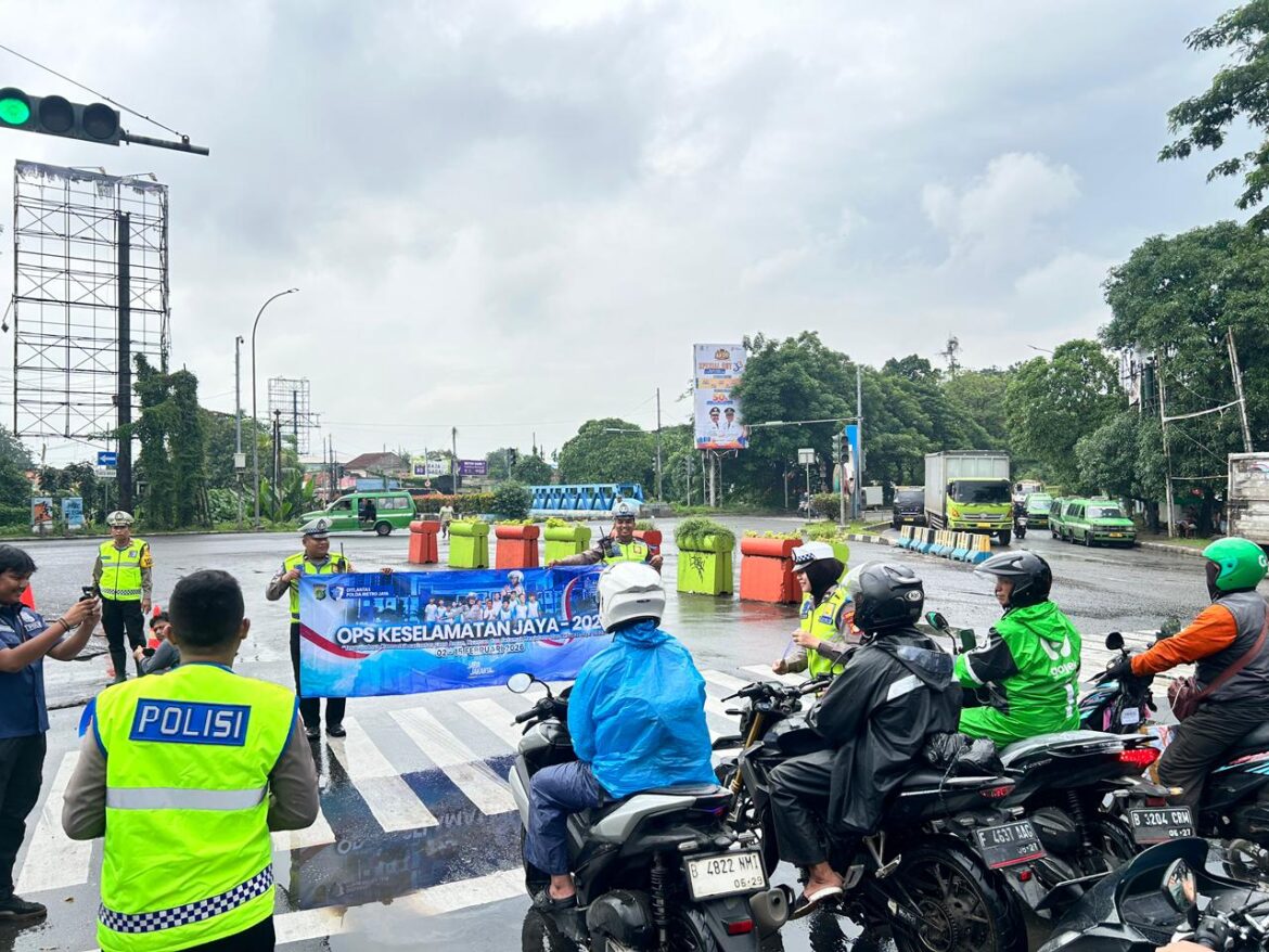 Sasar Jalan Raya dan Lampu Merah, Satlantas Tangerang Kota Gencarkan Edukasi Keselamatan