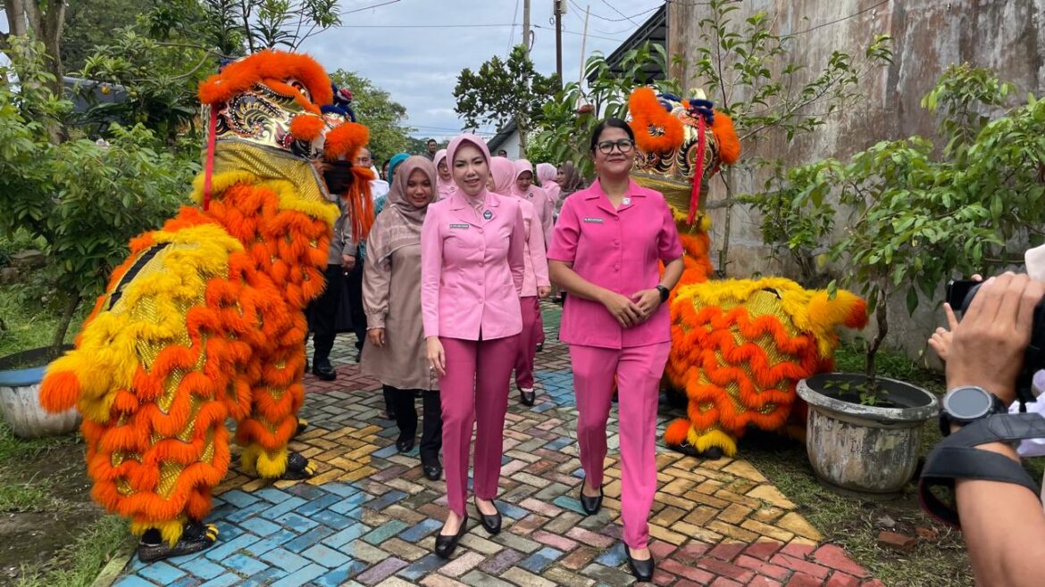 Bhayangkari Kota Tangerang Tebar Kepedulian di Sekolah Khusus Aditiya Silih Asih Panongan