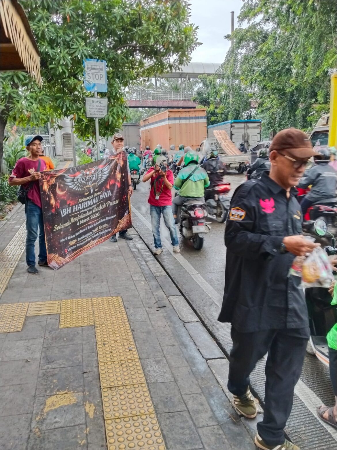 Lembaga Bantuan Hukum ( LBH ) Harimau Raya Gelar Berbagi Takjil Di Bulan Ramadhan 1447 H/2026 M