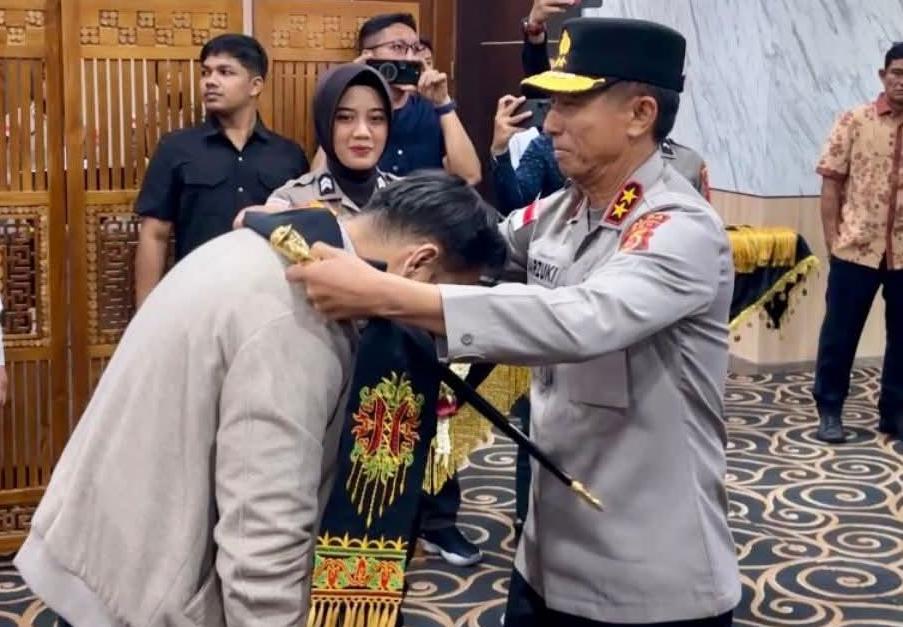 Kapolda Aceh Irjen Pol. Marzuki Ali Basyah Sambut Kedatangan Tim Komisi III DPR RI di Bandara SIM