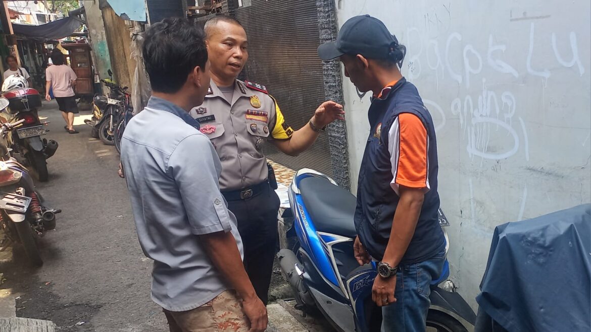 Bhabinkamtibmas Duri Selatan Ajak Warga Aktif Jaga Keamanan Lewat Giat Gembok Kamtibmas