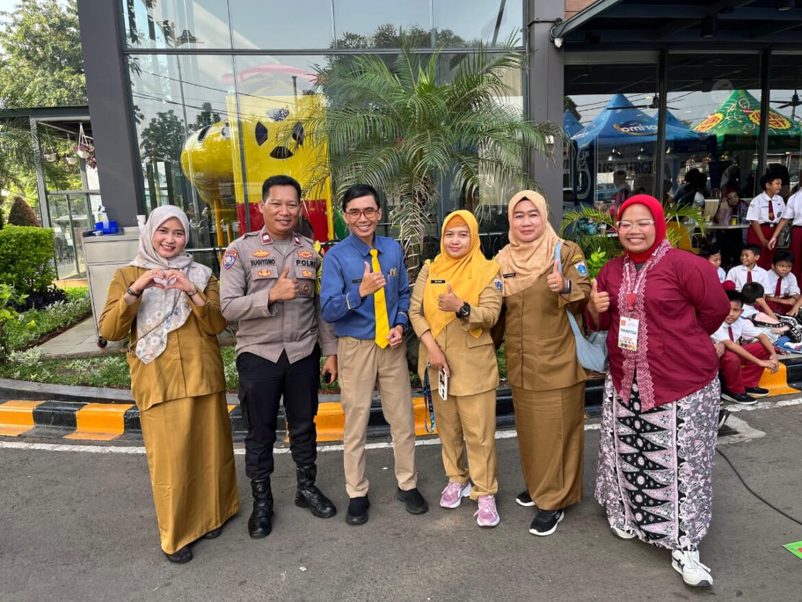 Semangat Hari Kartini, Polisi Edukasi Pelajar SD Soal Keselamatan Berkendara