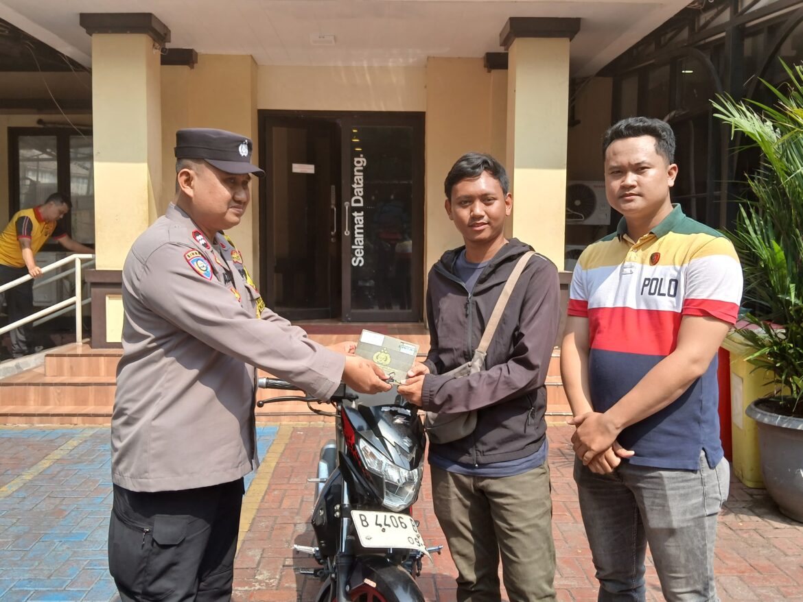Polsek Tambora Kembalikan Motor Hilang, Warga Penjaringan Ucapkan Terima Kasih Penuh Haru