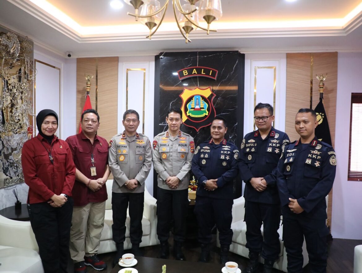Polda Bali Terima Penghargaan Internasional dari KKP RI Atas Keberhasilan Ungkap Kasus TPPO KM Awindo 2A