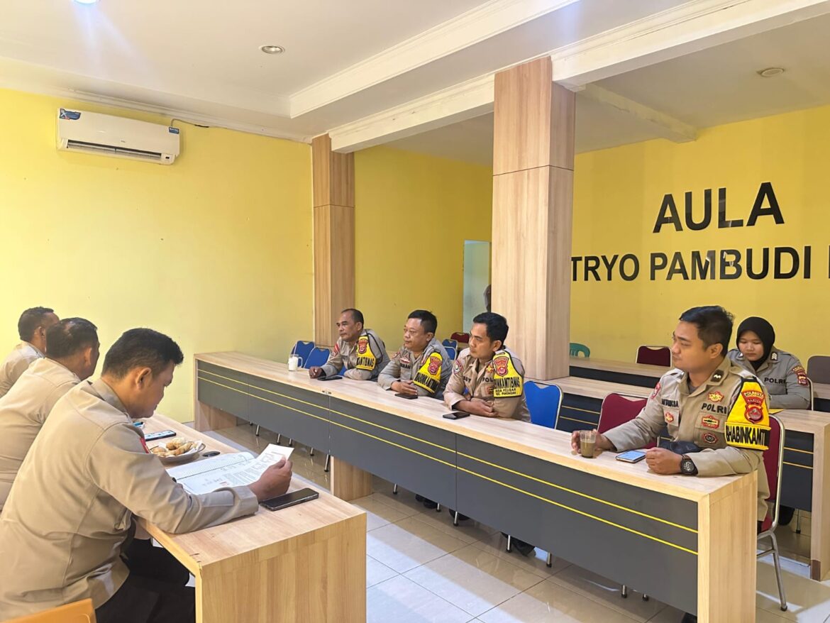 Tim Asistensi Sat Binmas Polresta Tangerang Berikan Pembinaan kepada Bhabinkamtibmas Polsek Panongan