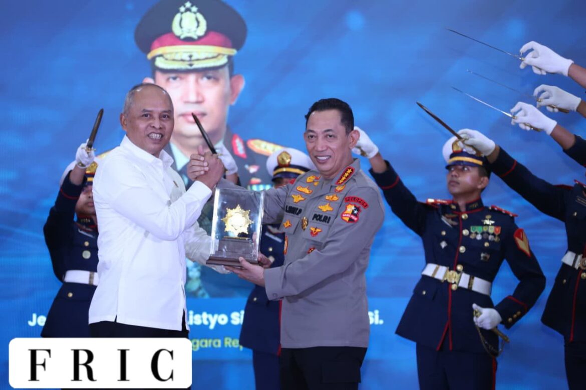 Kapolri Terima Adhi Bhakti Senapati, Jadi Motivasi Perkuat Sinergi Keamanan Siber