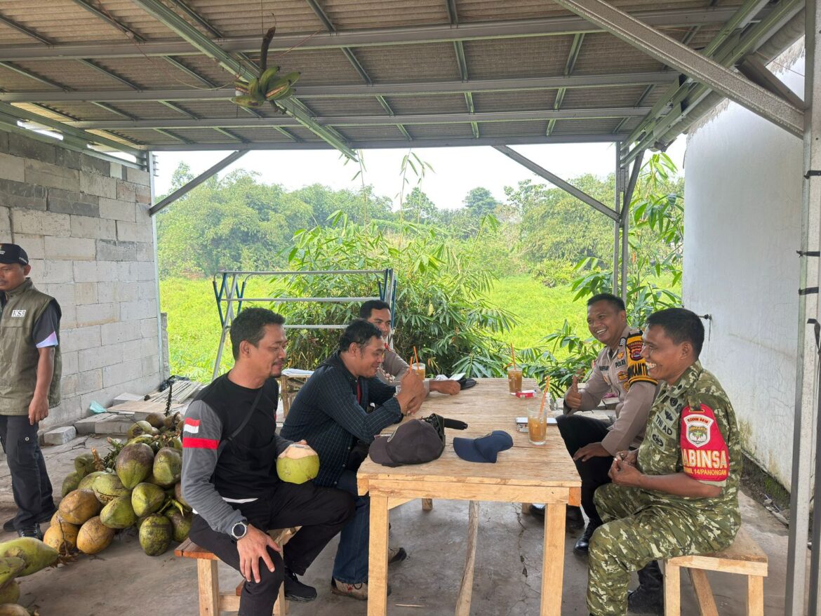 Polsek Panongan Gelar Program TOPI BAMBU, Pererat Kedekatan dengan Komunitas Buruh dan Warga