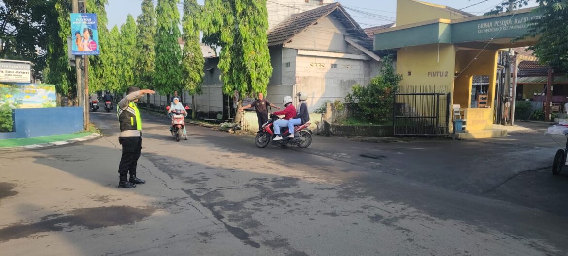 Polsek Panongan Gelar Strong Point Pagi Antisipasi Kepadatan Lalu Lintas di Citra Raya