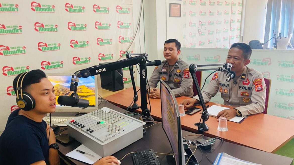 Polres Cilegon Sosialisasikan Layanan 110 Lewat Talkshow Mandiri FM, Ajak Warga Tak Ragu Lapor Polisi