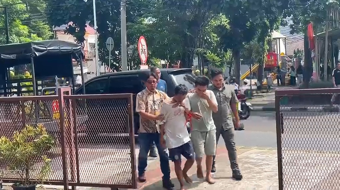 Dua Pelaku Jambret Kalung Emas di Kebon Jeruk Ditangkap Polisi
