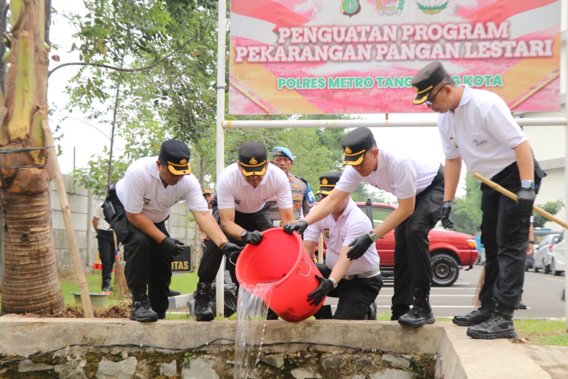 Kapolres Metro Tangerang Kota: “Jaga Jakarta Bersih & Asri”, Personel Diajak Peduli Lingkungan