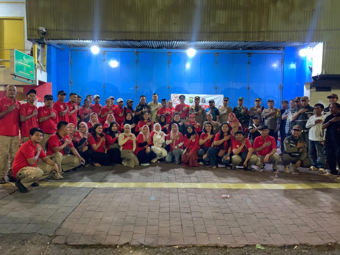 Polsek Metro Tambora Gelar Ngopi Kamtibmas Bersama Pengurus RW 07 Kelurahan Angke