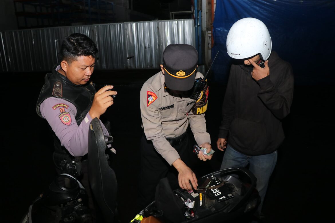 Polres Metro Tangerang Kota Gelar Razia Tengah Malam, Antisipasi Begal hingga Narkoba di Titik Rawan