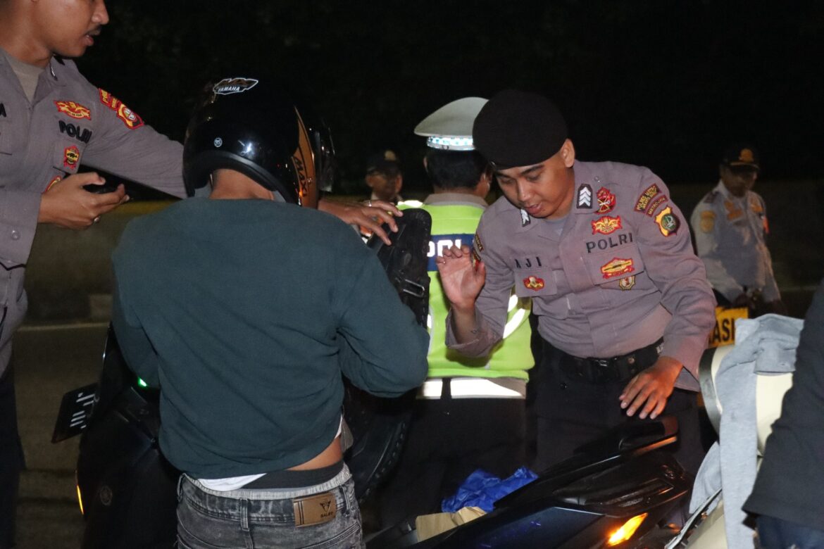 Polres Jakbar Intensifkan Patroli dan Razia untuk Antisipasi Gangguan Kamtibmas