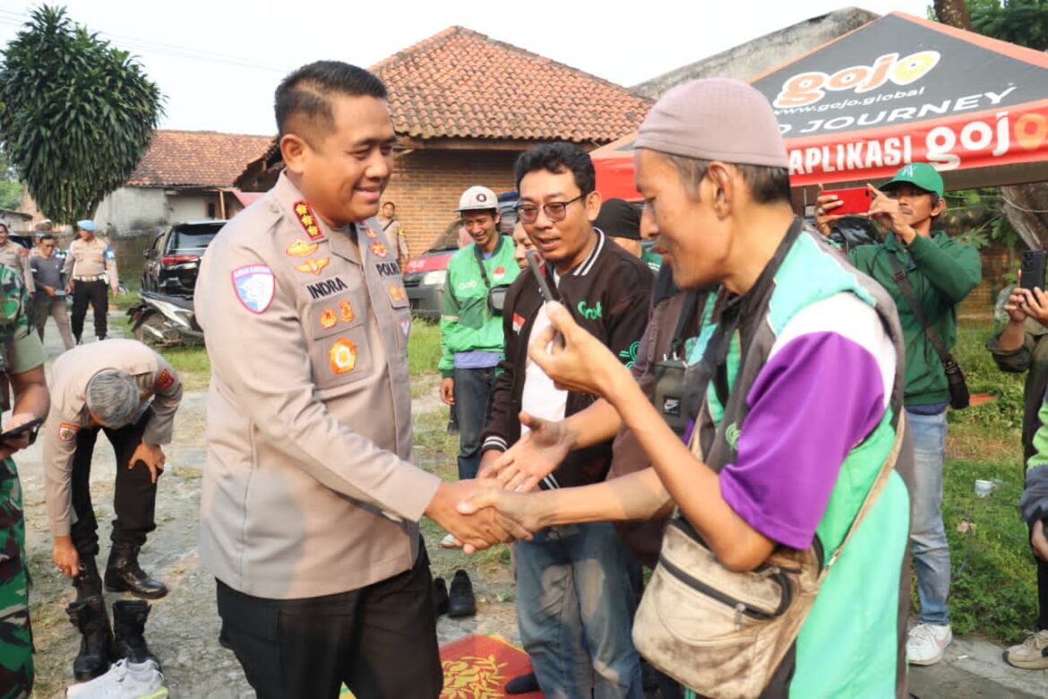 Sambut Hari Bhayangkara, Polresta Tangerang Baksos Bareng Komunitas Ojol