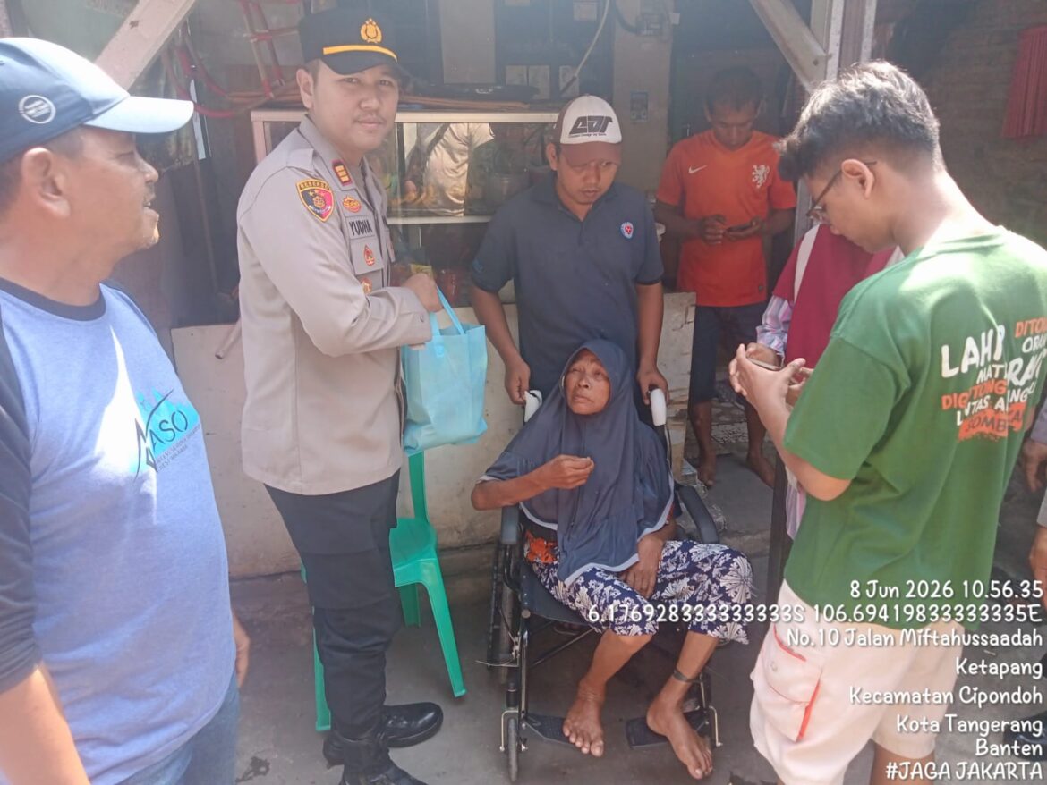 Jaga Jakarta+ On The Spot, Kapolsek Cipondoh Salurkan Bantuan dan Ajak Warga Perkuat Kamtibmas