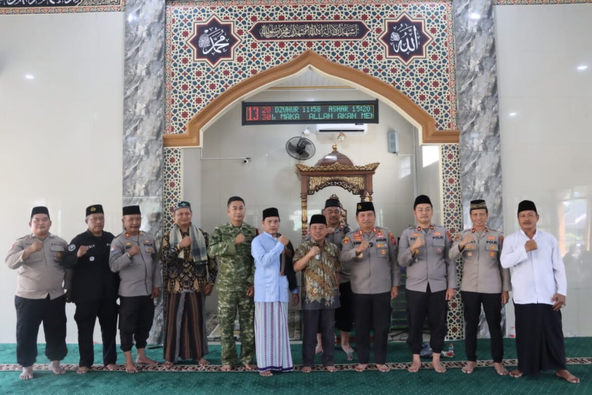 Kapolres Cilegon Gelar Jumat Keliling di Masjid Jabal Nur, Tekankan Pentingnya Sinergi dan Kewaspadaan