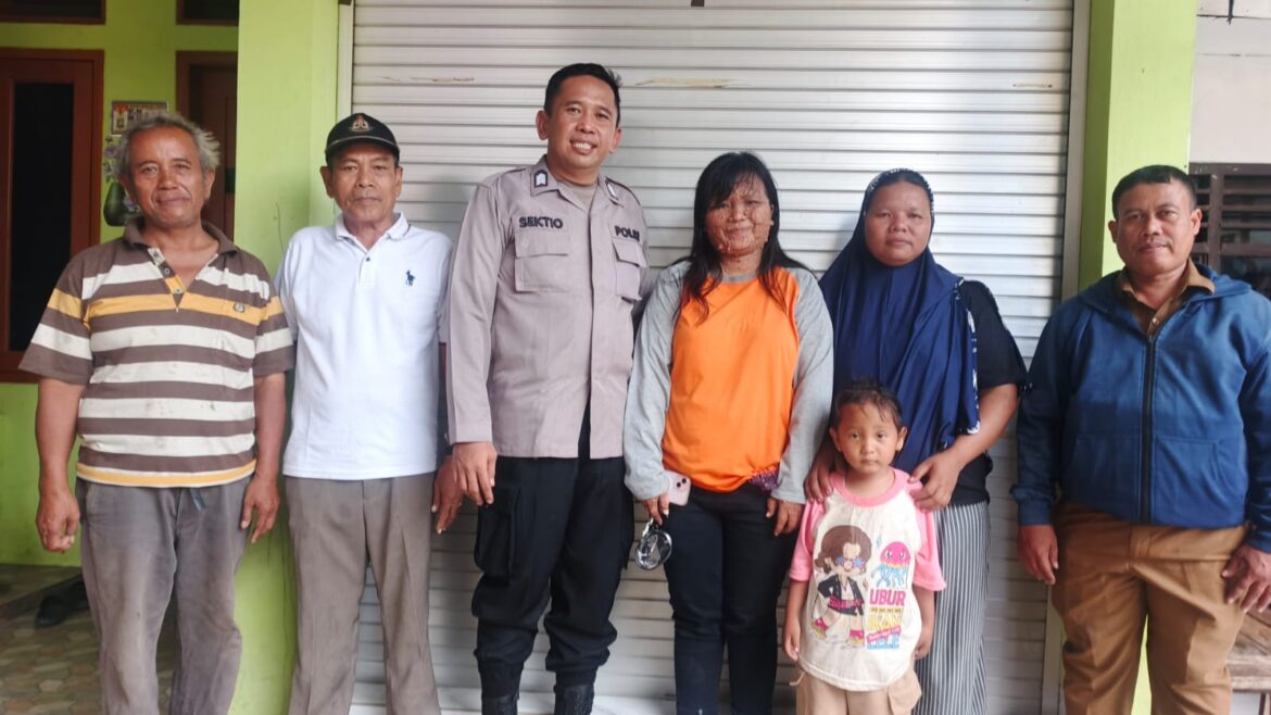 Bocah 4 Tahun Tersesat dan Menangis di Jalan, Polres Metro Tangerang Kota Berhasil Temukan Orang Tuanya