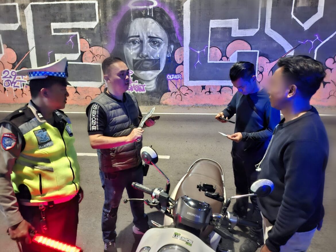Patroli Biru dan Razia Stasioner Palmerah, Polisi Amankan Pria Pembawa Pisau Badik