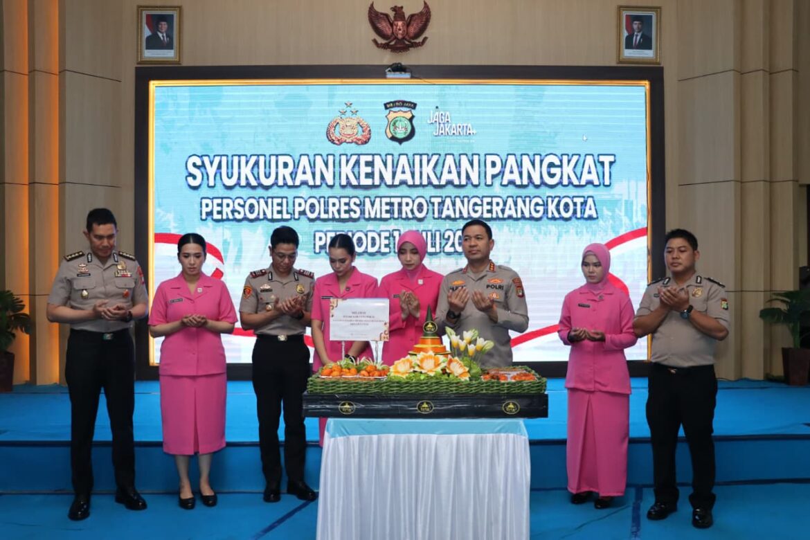 100 Personel Polres Metro Tangerang Kota Naik Pangkat, Kapolres: Ini Amanah yang Harus Dipertanggungjawabkan
