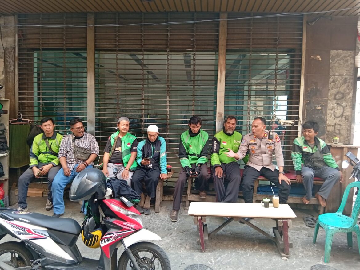 Polsek Metro Tamansari Sambangi Warga Glodok, Bangun Sinergi Lewat Program Jaga Jakarta On The Spot