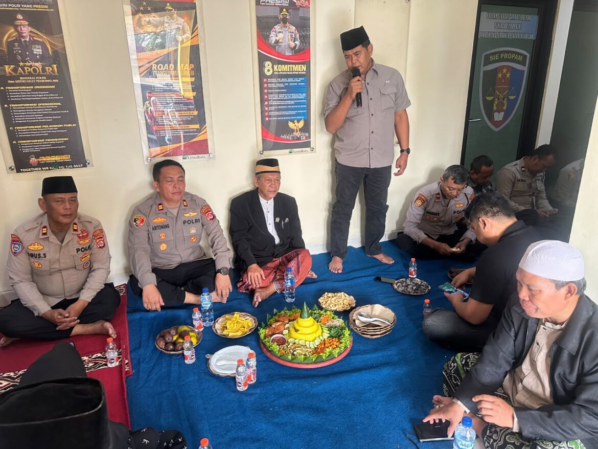 Doa Bersama dan Santunan Anak Yatim Warnai Peringatan Hari Bhayangkara ke-80 di Polsek Panongan
