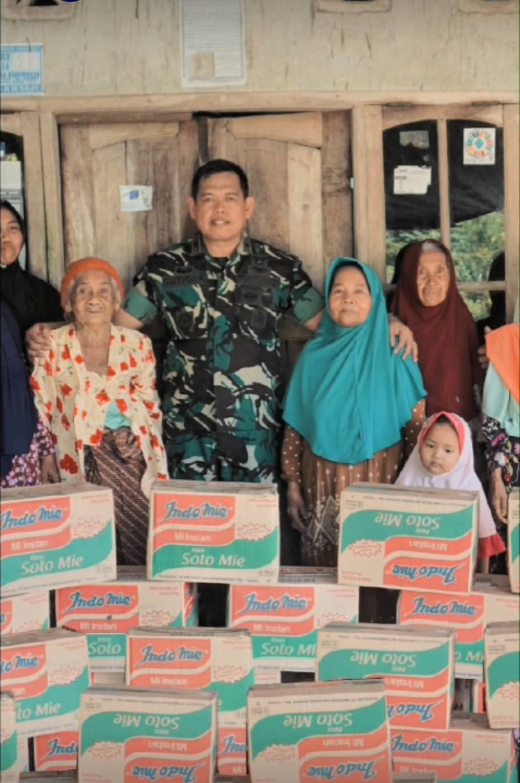 TNI Hadir untuk Rakyat, Koramil 04/Cikupa Salurkan Bantuan Sembako bagi Lansia di Kabupaten Tangerang