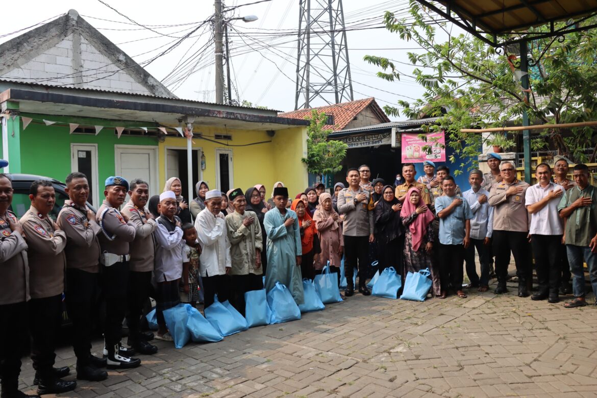 Serap Aspirasi Warga, Kapolres Tangerang Kota Bagikan Sembako dan Ingatkan Bahaya Tawuran serta Narkoba