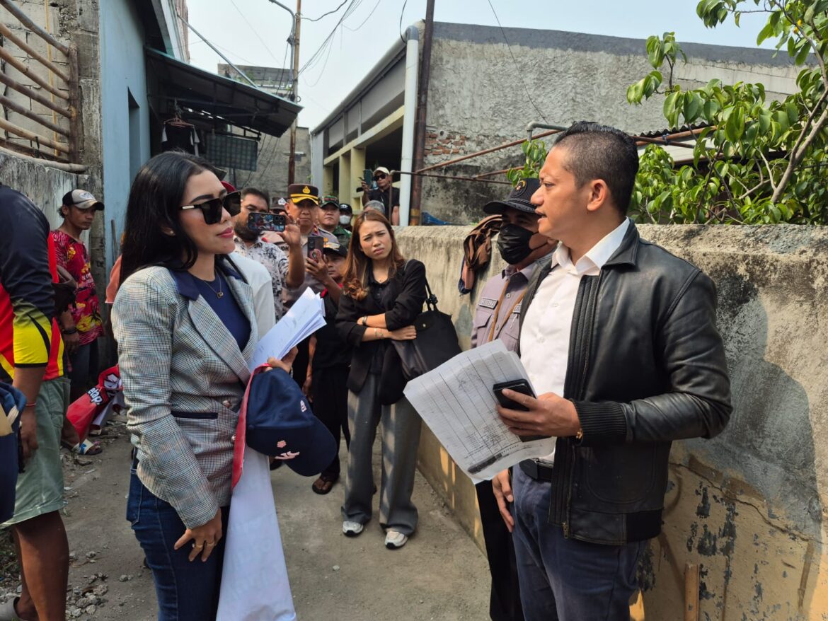 Tampak Janggal!!!!! Juru Sita Eksekusi Pengadilan Negeri Jakarta Barat Laksanakan Eksekusi Lahan Tanah Kosong dengan Konstatering (pencocokan batas objek tanah yang tidak jelas)