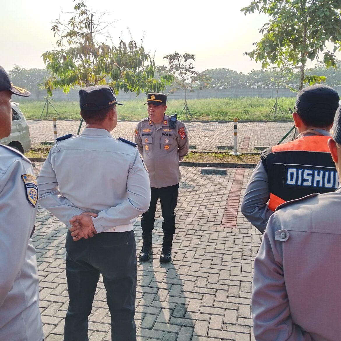 Kapolsek Panongan Pimpin Apel Pengamanan Hari Kedua Festival Ketenagakerjaan di Mall Ciputra Tangerang